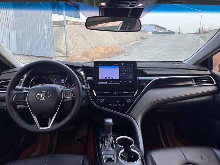 Фото 5 - Toyota Camry