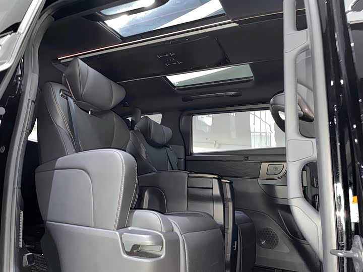 Фото 8 - Toyota Alphard