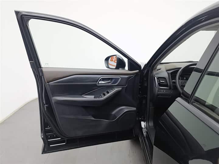 Фото 8 - Nissan X-Trail