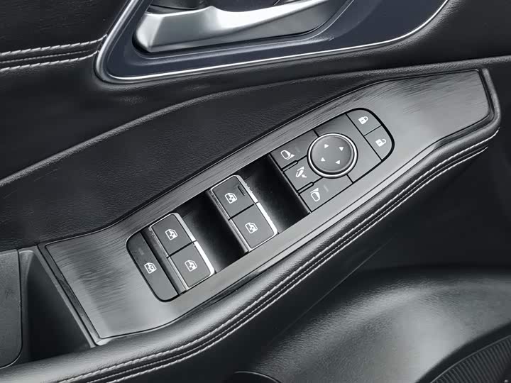 Фото 9 - Nissan X-Trail