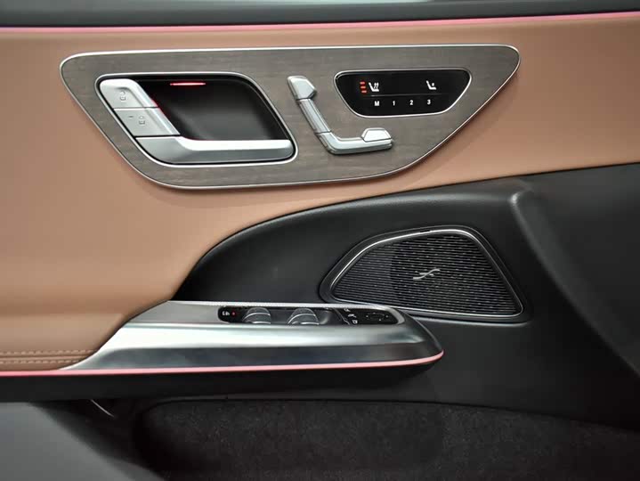 Фото 9 - Mercedes-Benz E-Class Hybrid