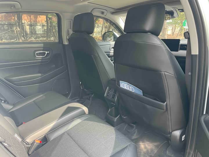 Фото 9 - Honda Vezel