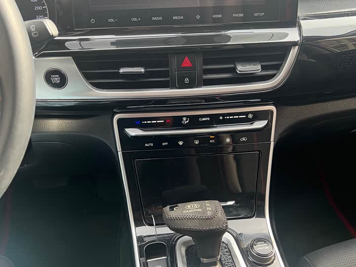 Фото 7 - Kia KX3