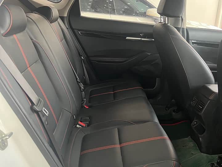 Фото 9 - Kia KX3