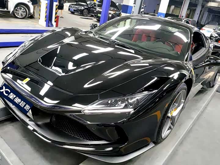 Фото 1 - Ferrari F8