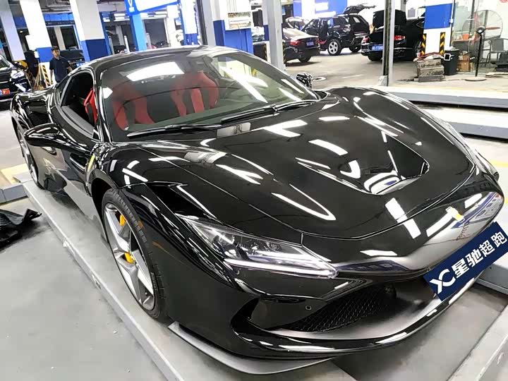 Фото 2 - Ferrari F8