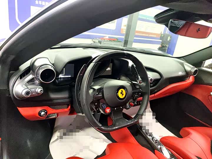 Фото 7 - Ferrari F8