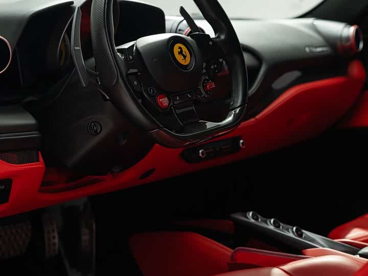 Фото 5 - Ferrari F8