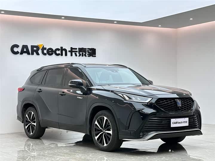 Фото 6 - Toyota Crown Kluger