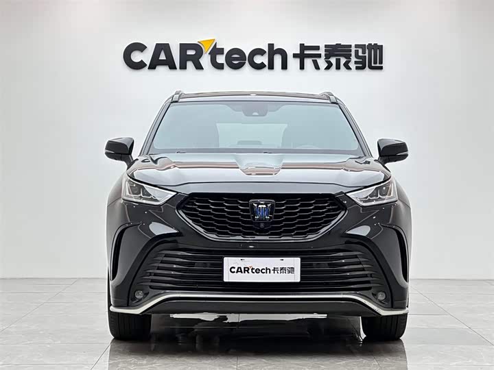 Фото 7 - Toyota Crown Kluger