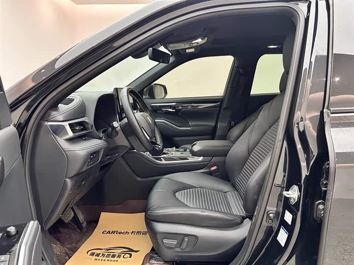 Фото 8 - Toyota Crown Kluger