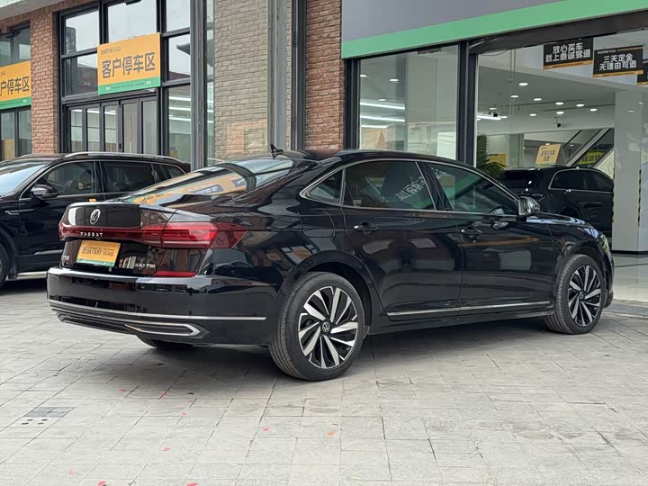 Фото 7 - Volkswagen Passat