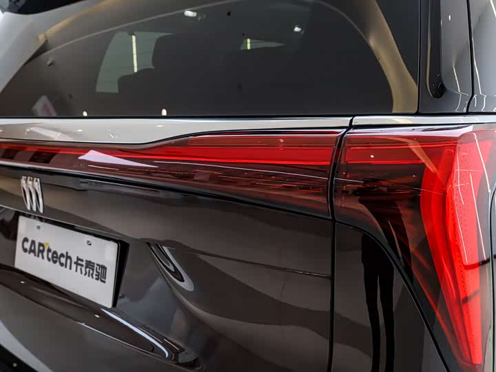 Фото 4 - Buick GL8 Century