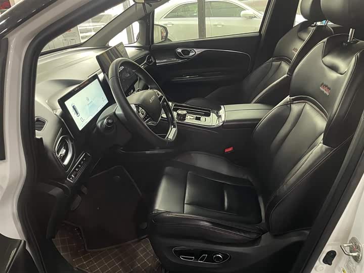 Фото 4 - GAC Aion V