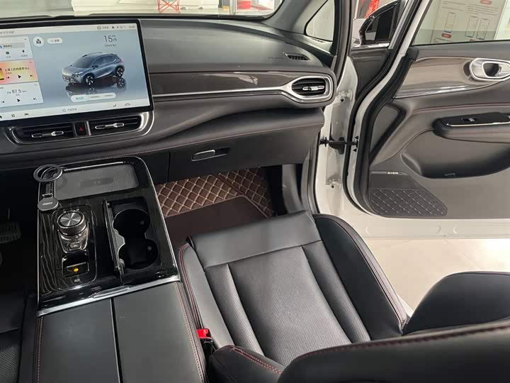 Фото 8 - GAC Aion V