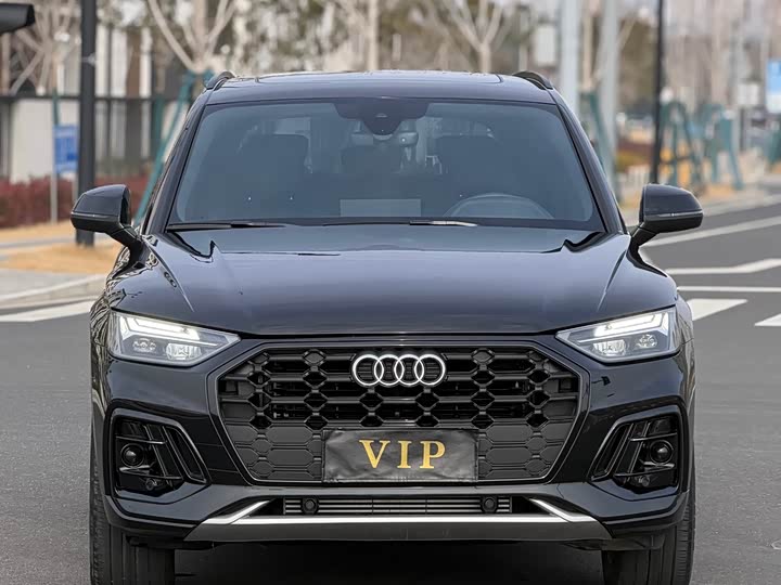 Фото 2 - Audi Q5L