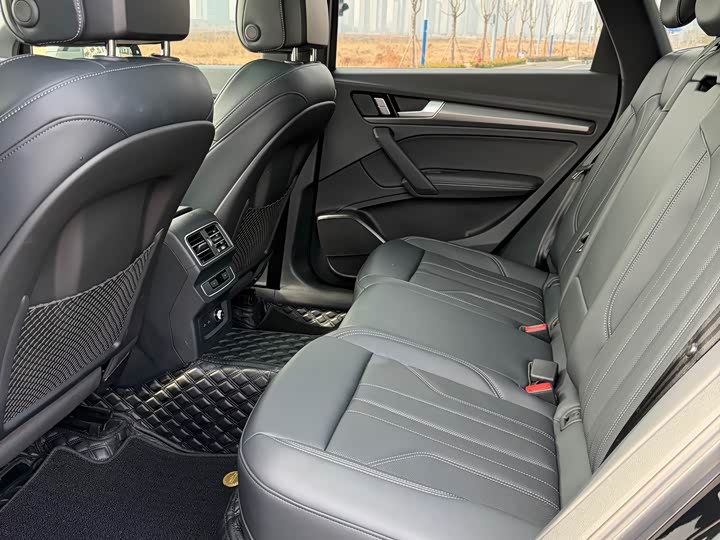 Фото 7 - Audi Q5L