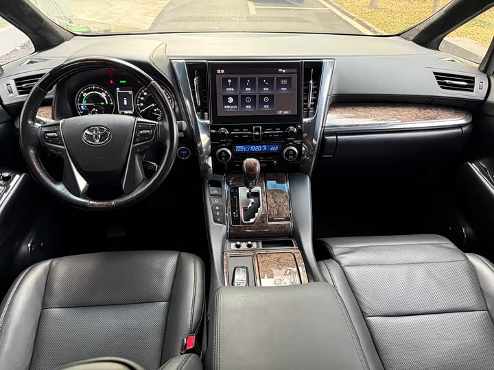 Photo 5 - Toyota Alphard