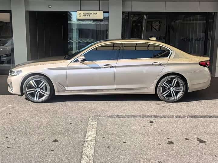Фото 3 - BMW 5 Series
