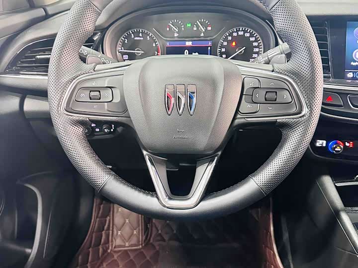 Фото 9 - Buick Regal