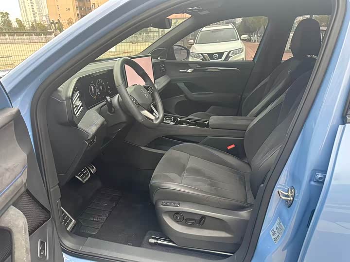 Фото 6 - Volkswagen Tiguan L Pro