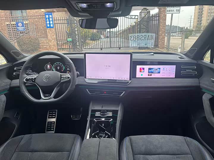 Фото 7 - Volkswagen Tiguan L Pro