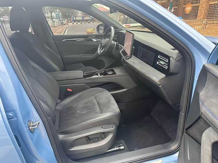 Фото 9 - Volkswagen Tiguan L Pro