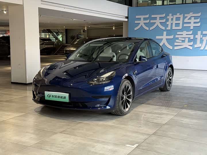 Фото 1 - Tesla Model 3