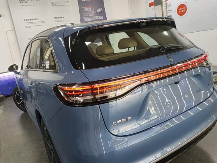 Фото 6 - Shangjie (Huawei × SAIC) H5