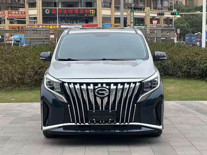 Фото 2 - GAC Trumpchi M8