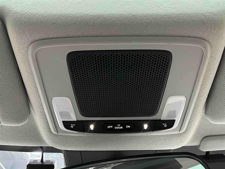 Фото 8 - Honda Vezel