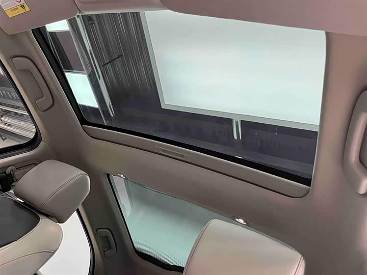 Фото 9 - Honda Vezel