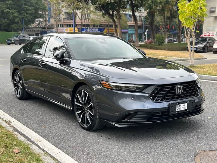 Photo 3 - Honda Accord