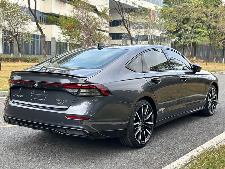 Photo 5 - Honda Accord