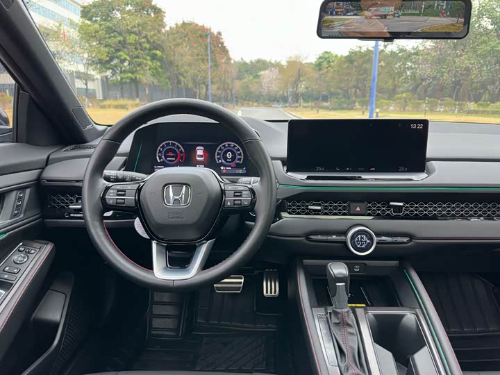 Photo 8 - Honda Accord