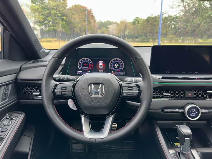 Photo 9 - Honda Accord