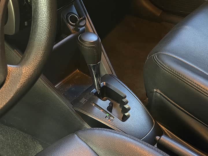 Фото 9 - Toyota Yaris L