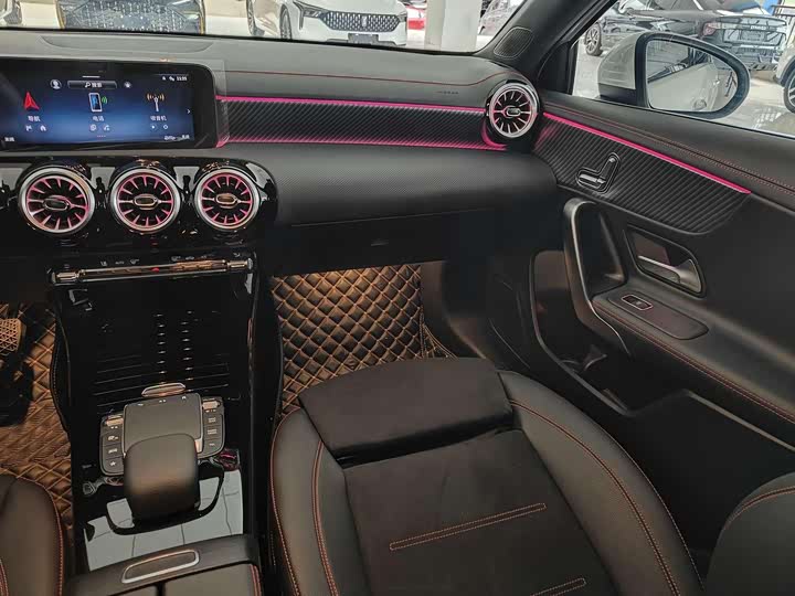 Фото 8 - Mercedes-Benz A-Class