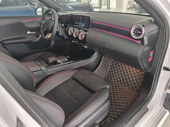 Фото 9 - Mercedes-Benz A-Class