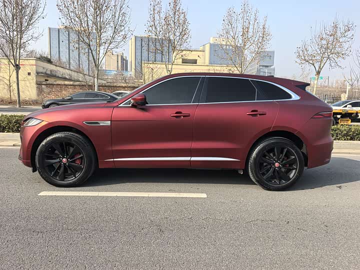 Фото 7 - Jaguar F-Pace