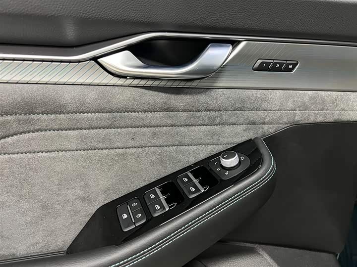 Photo 8 - Geely Preface