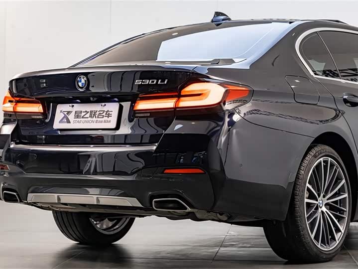 Фото 8 - BMW 5 Series