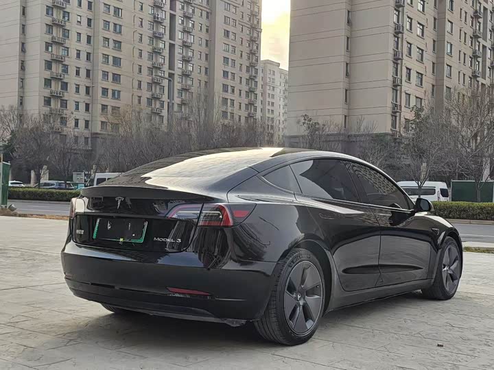 Фото 7 - Tesla Model 3