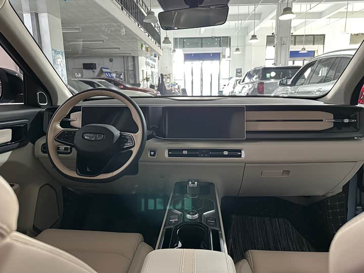 Фото 9 - Geely Icon