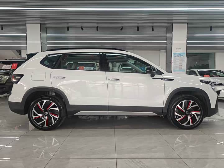 Фото 2 - Volkswagen Tharu