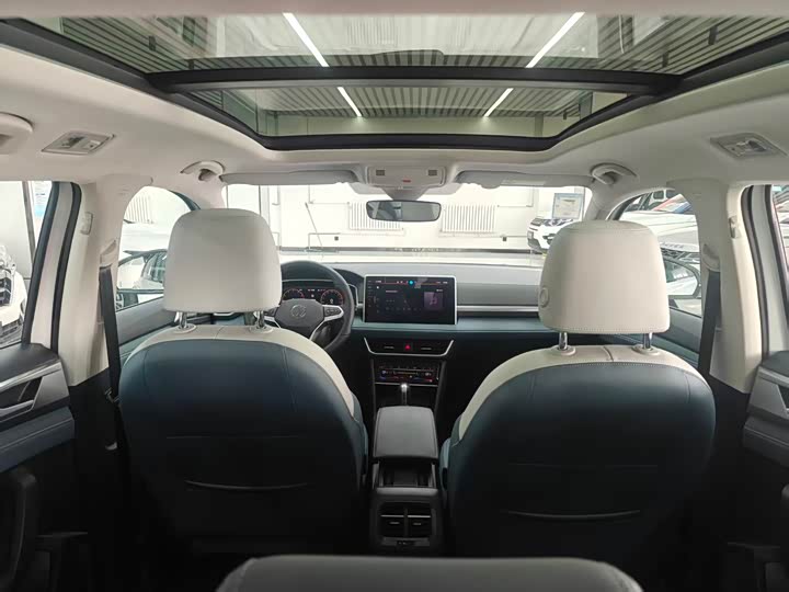 Фото 8 - Volkswagen Tharu