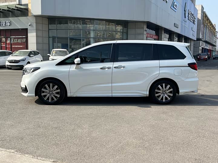 Фото 3 - Honda Odyssey