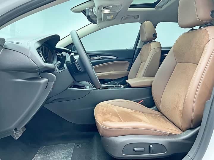 Фото 4 - Buick Regal