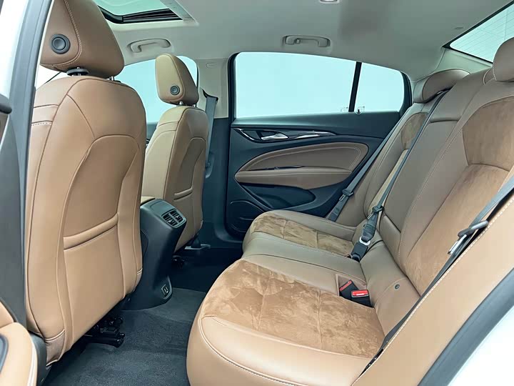 Фото 6 - Buick Regal