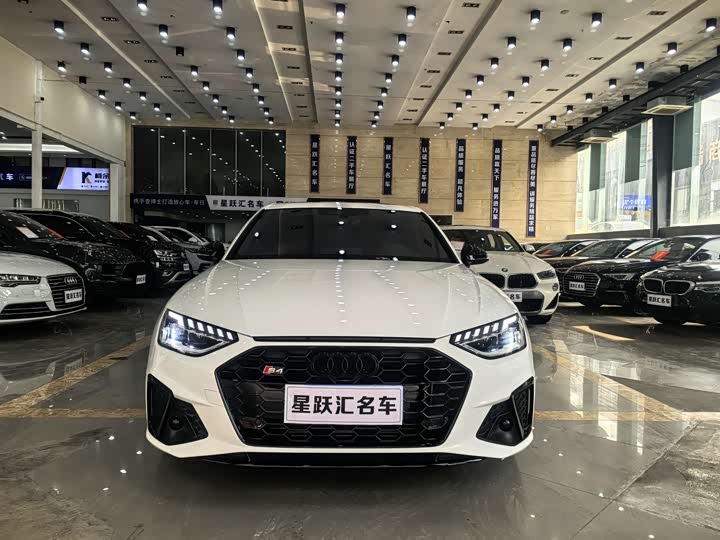 Фото 2 - Audi A4L